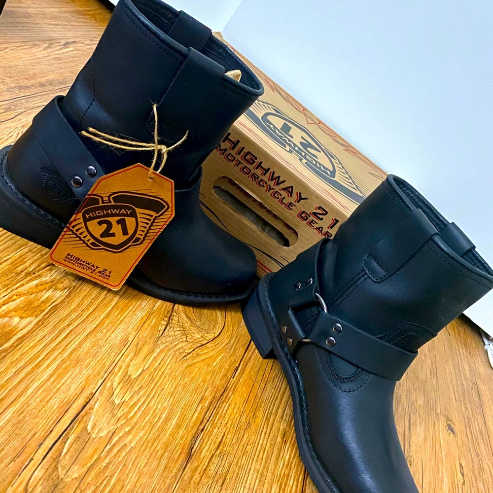 Highway 21 Men’s Leather Boots :: Size 8